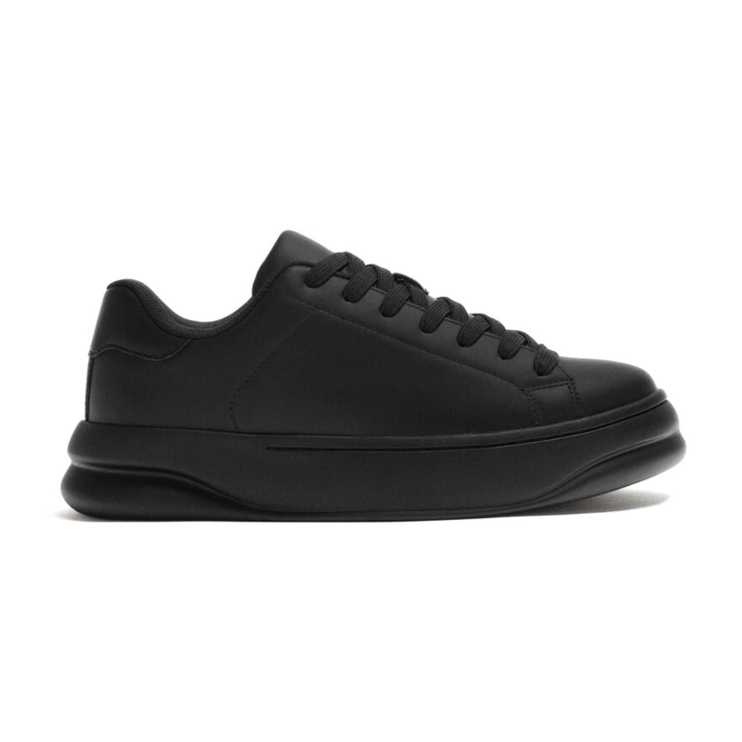 Sneakers / Zara
